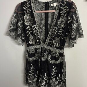 ⭐️2/$10 - Honey Punch Romper